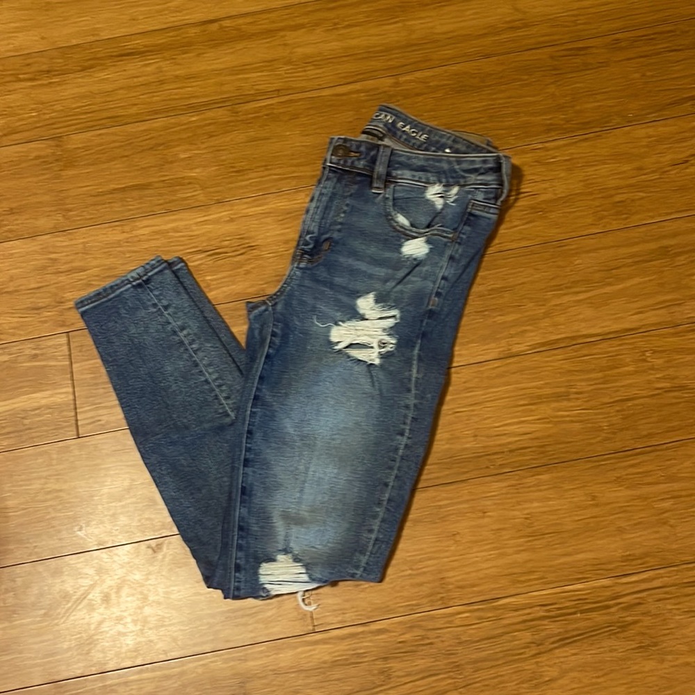 American eagle size 6 ripped jegging
